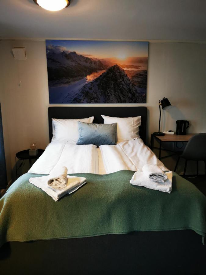 Henningsvaer Guesthouse Hotel 3*